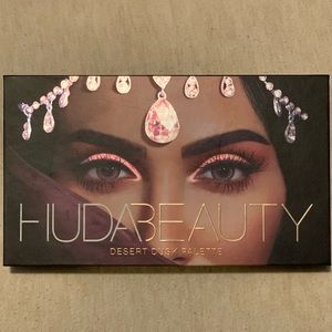Huda Beauty Desert Dusk Palette